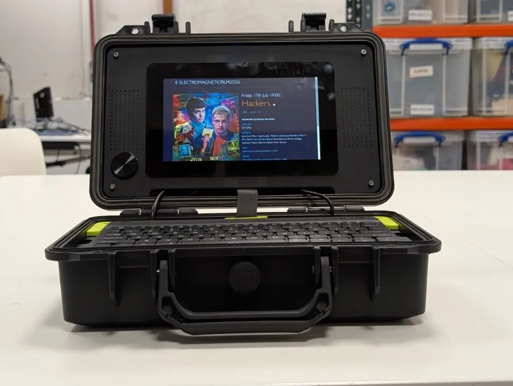 Construye tu propio cyberdeck con Raspberry Pi
